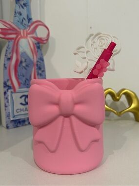 3D Printed Pink Bow Pen or Makeup Brush Holder
